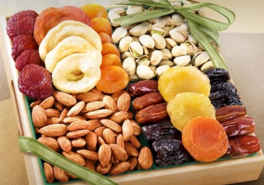 Why You Should Choose to Buy Dried Fruits Online